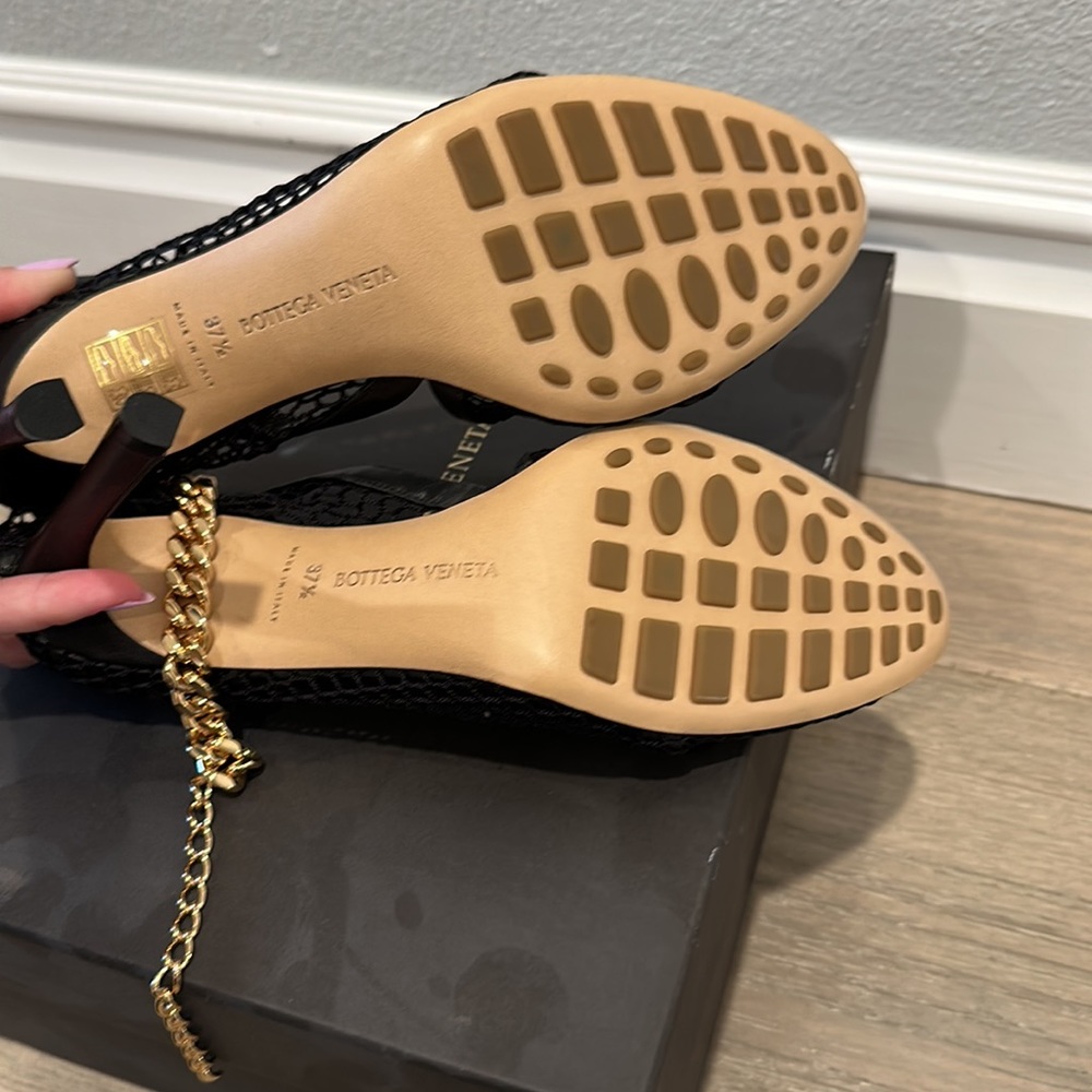 Brand new authentic mesh heels with gold chain - Picture 4 of 5